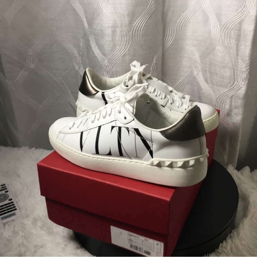 Valentino Garavani White Leather Sneakers with Gold Stamp - Picture 3 of 10